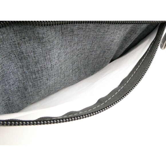 Lug Peekaboo Quilted Wristlet NWT - Picture 9 of 15